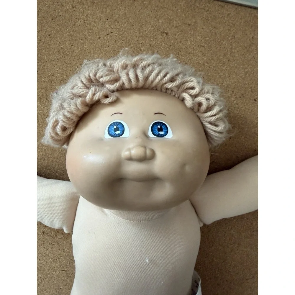 Cabbage Patch Kids 1980s‎ Football Boy Doll Red Jersey Blue Eyes